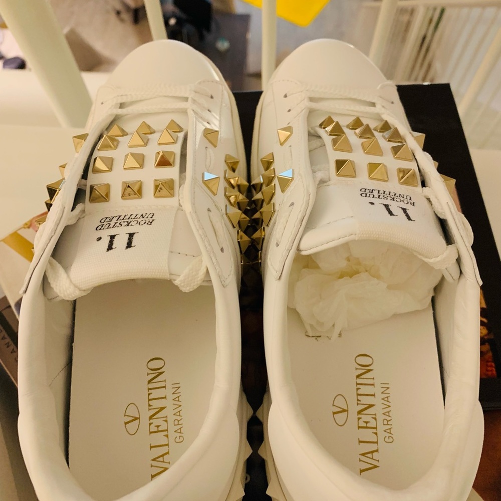Brand new Valentino sneaker size 8 purchased from Holt - Picture 4 of 7
